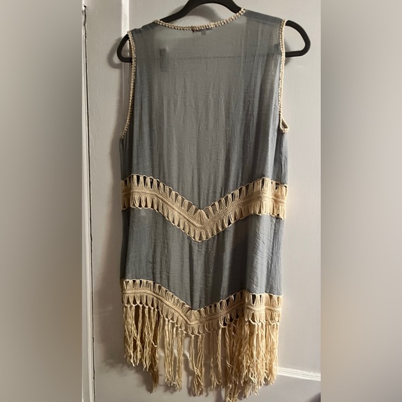 Vivid Collection of NY crochet shawl Size L - Picture 4 of 4